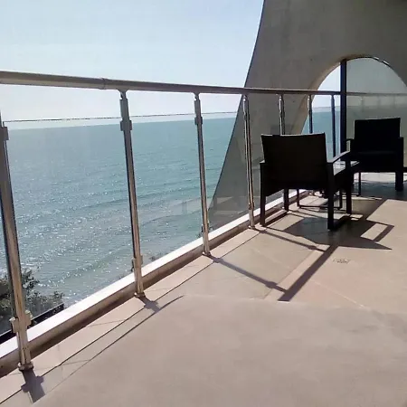 Apartment Silver B16