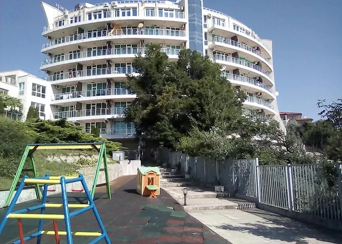 アパート Silver B16 ビャラ