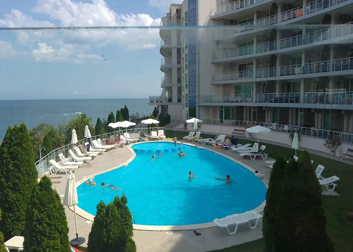 Silver B16 アパート